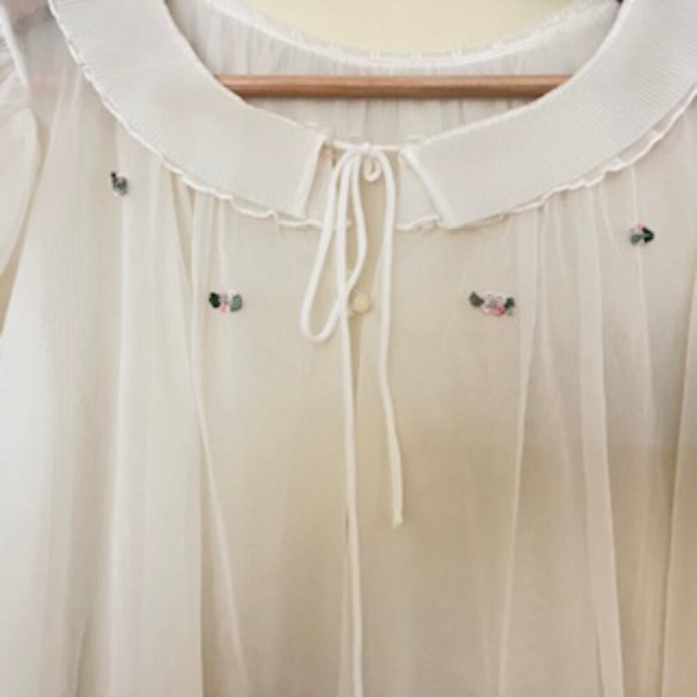 Evette Vintage Robe - Picture 4 of 5